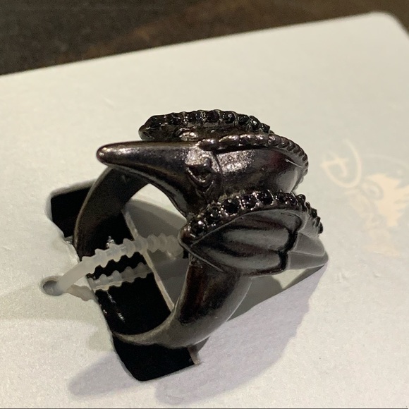 DISNEY MALEFICENT DIAVAL RING - Picture 6 of 8